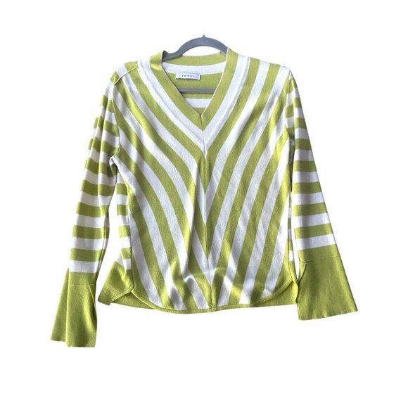 Women’s Bell Sleeve Sweater Green And White Size M - Picture 3 of 7